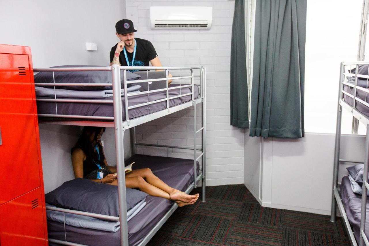 Mad Monkey Waterfront Hostel Cairns Ngoại thất bức ảnh