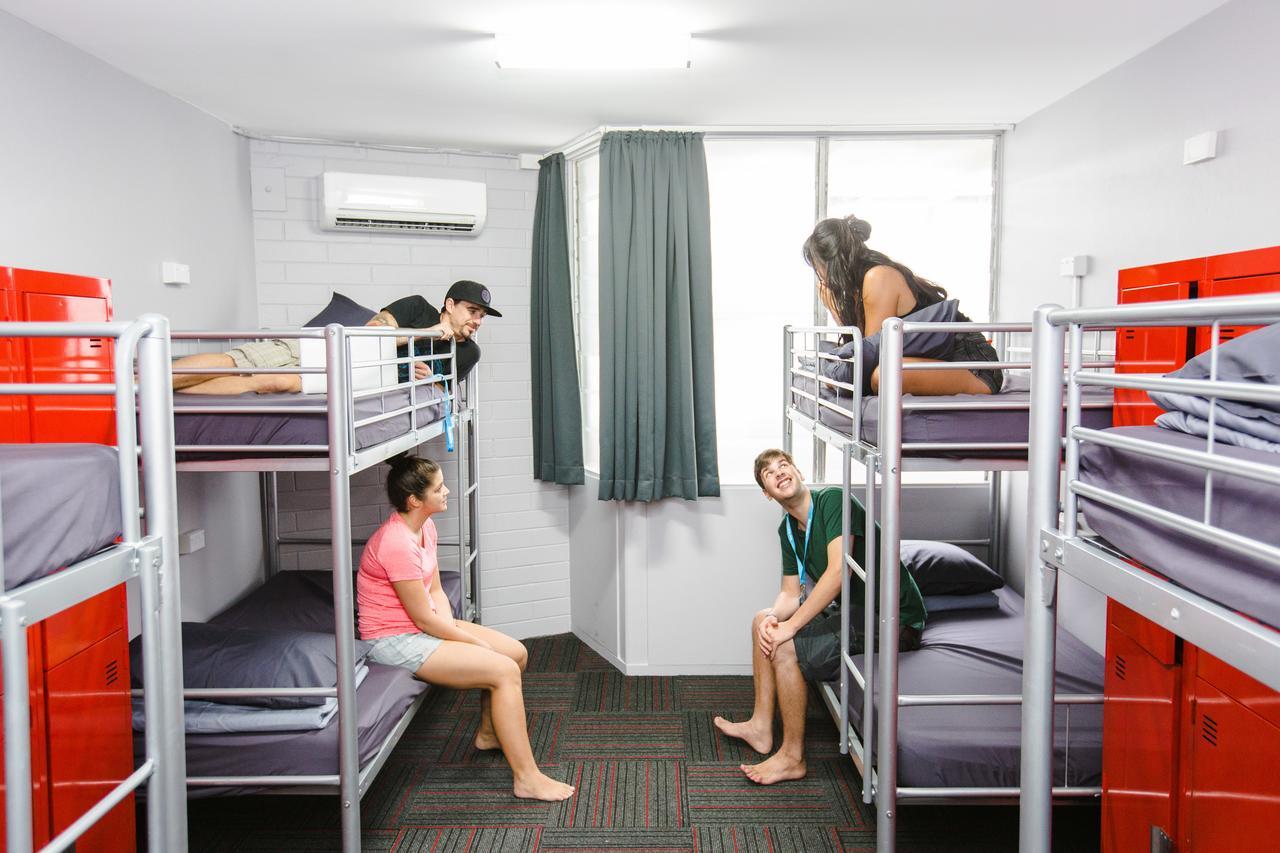 Mad Monkey Waterfront Hostel Cairns Ngoại thất bức ảnh