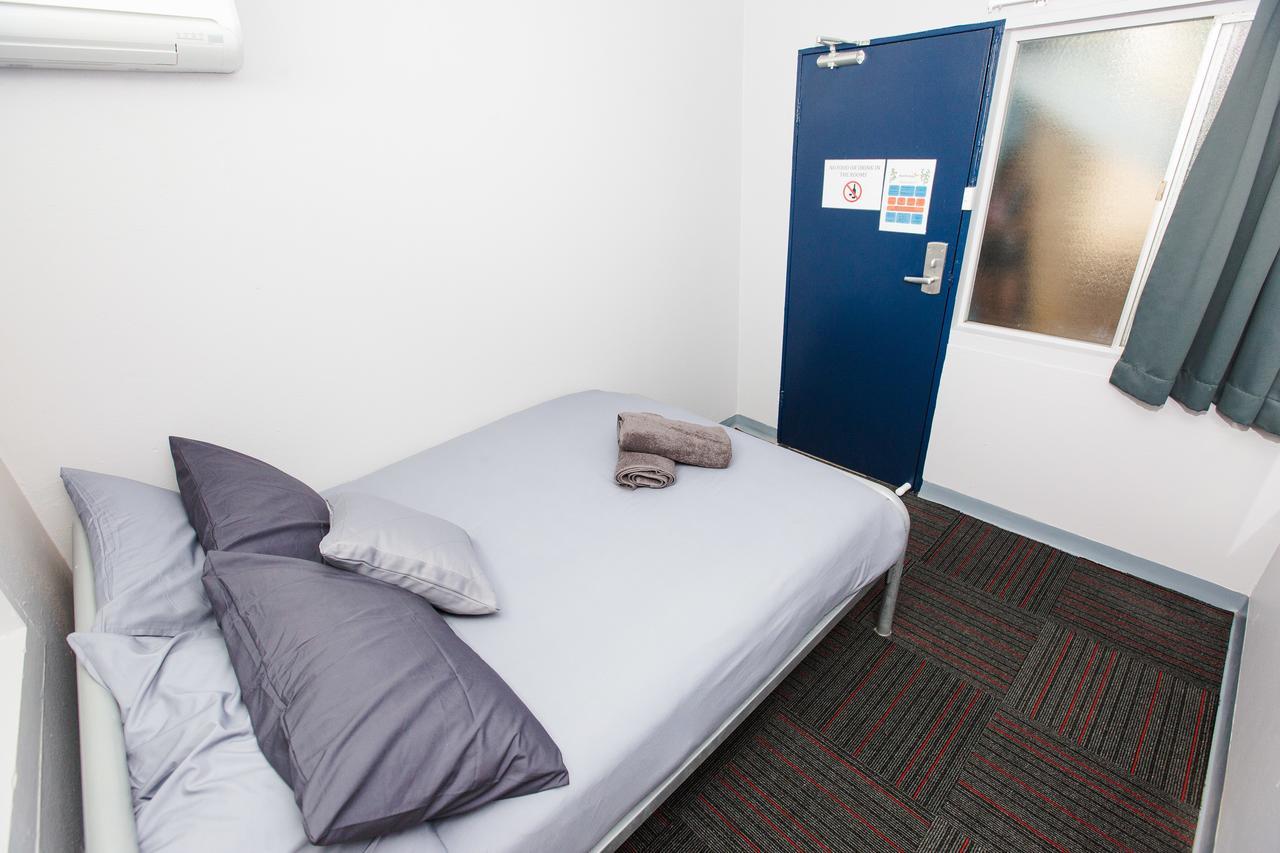 Mad Monkey Waterfront Hostel Cairns Ngoại thất bức ảnh