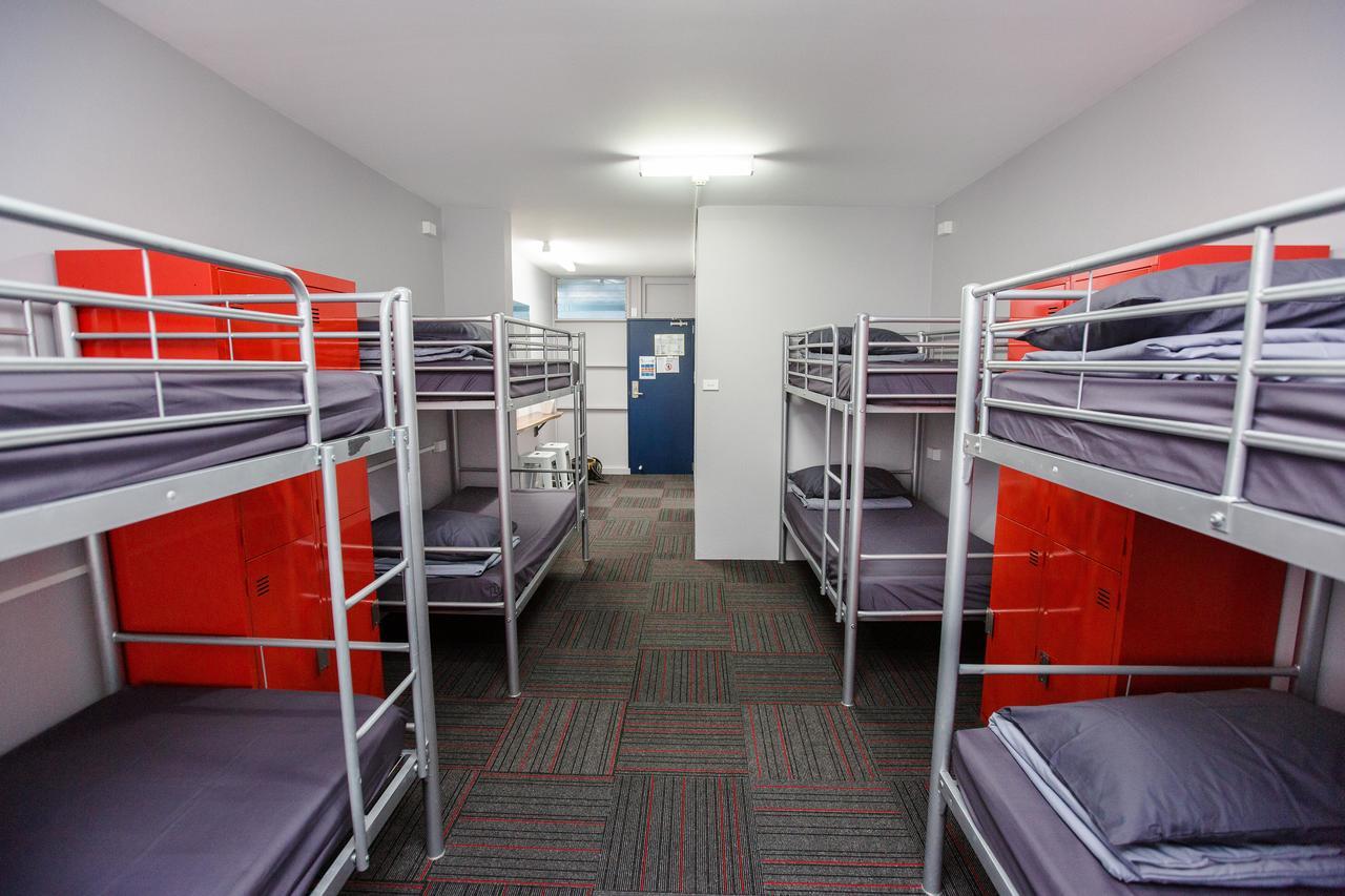 Mad Monkey Waterfront Hostel Cairns Ngoại thất bức ảnh